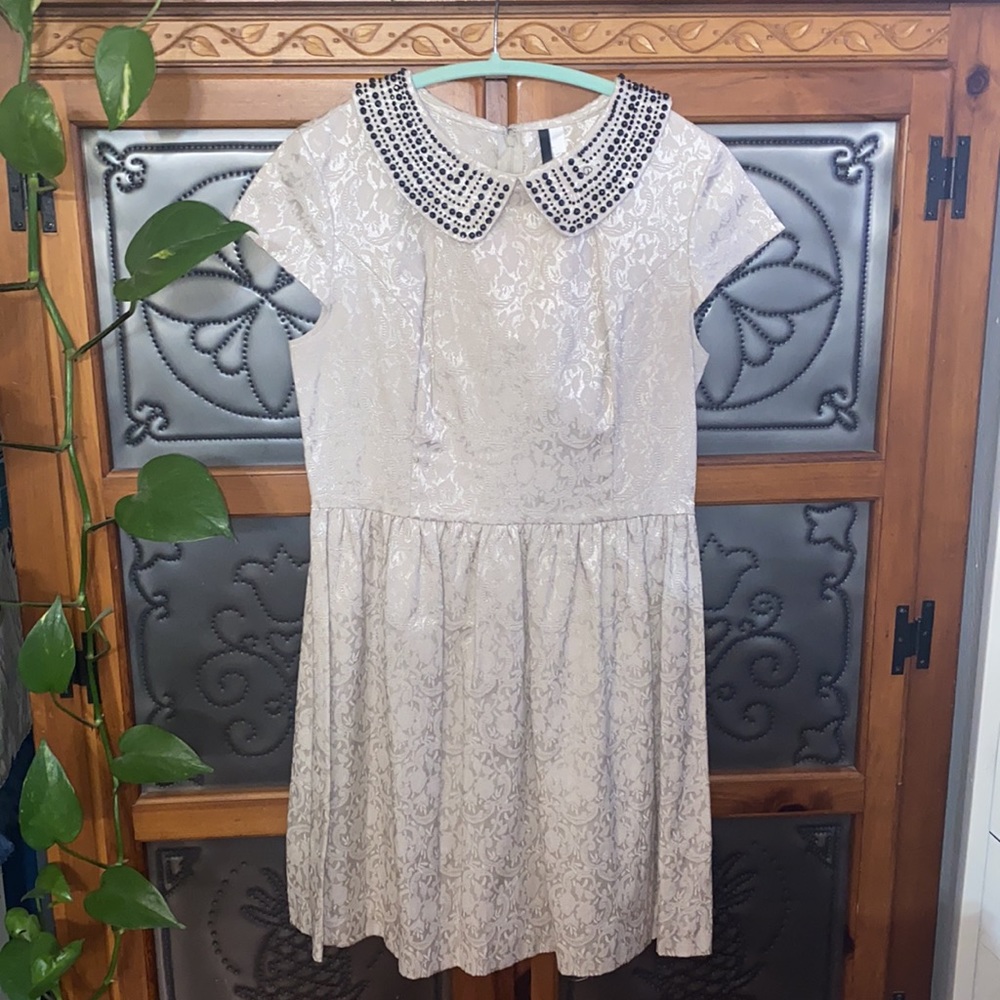 2/$10- Kensie- Peter Pan Collar NEEDS REPAIR